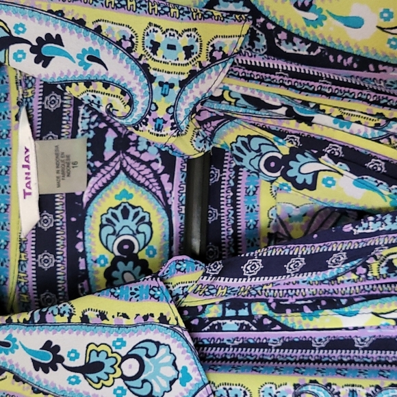 TanJay size 16 long sleeved silky tunic with paisley pattern - Picture 3 of 5